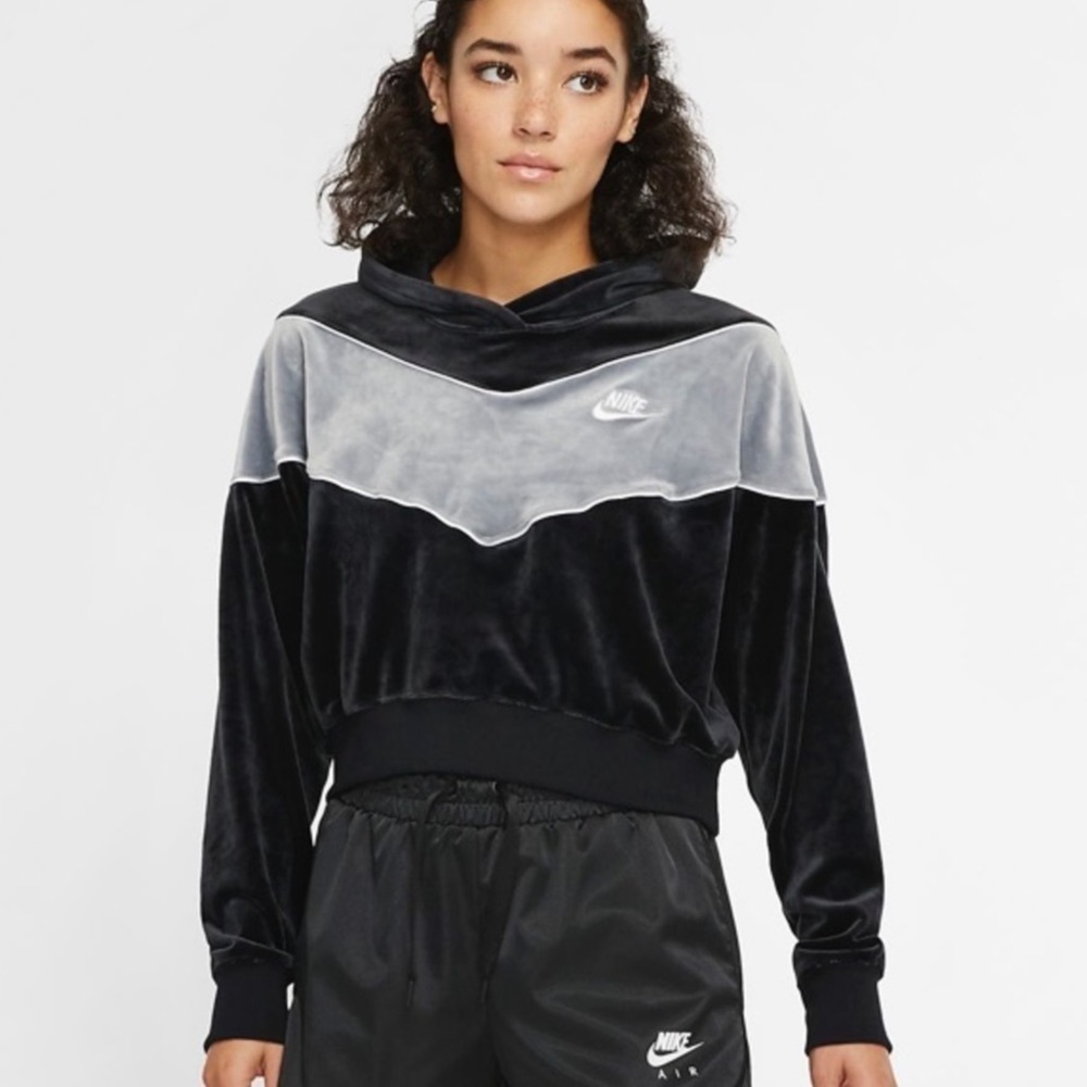 Nike Heritage Velour Cropped Long Sleeve Pullover Hoodie Size Small Women